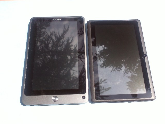 Coby Kyros MID7022 versus A13-MID - (Foto: Ndroid) Coby Kyros MID7022 versus A13 MID