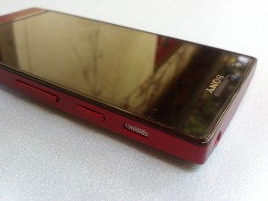 Sony Xperia P Lautstärke, Ein-Ausschalter - (Bild: N-Droid) Sony Xperia P Lautstärke Ein Ausschalter