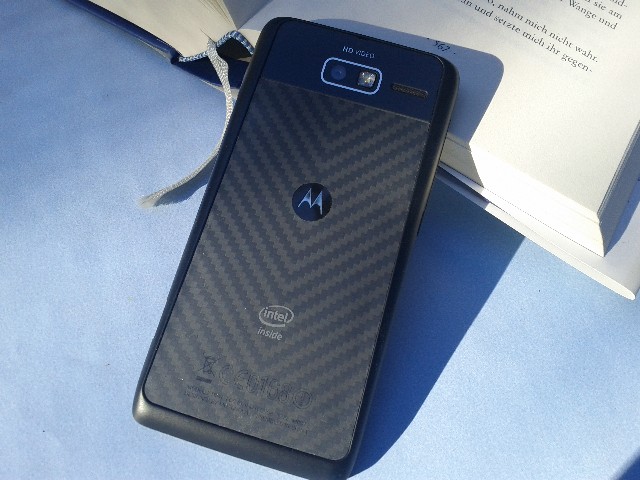 Motorola Razr i Rückseite - (Bild: N-Droid) Motorola Razr i Rückseite