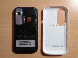 HTC Desire X - Akkufach (Bild: N-Droid.de) Abbildung zum Artikel „Das HTC Desire X im Test – Günstiger Mittelklasse-Allrounder“