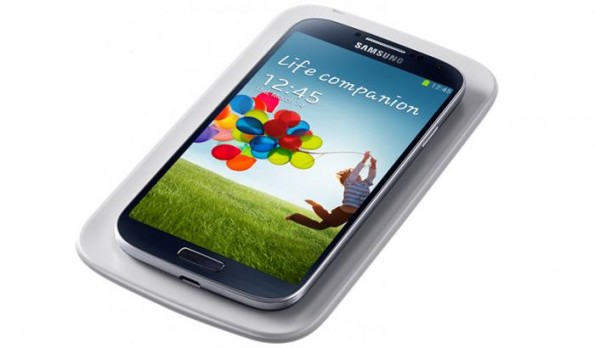 Samsung Galaxy S 4: Kabellose Aufladestation (Bild: Samsung Samsung Galaxy S 4: Kabellose Aufladestation (Bild: Samsung