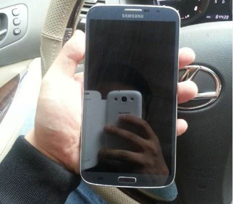 Samsung Galaxy Mega 6.3 (Bild: tech.weiphone) Samsung Galaxy Mega 6.3 (Bild: tech.weiphone)