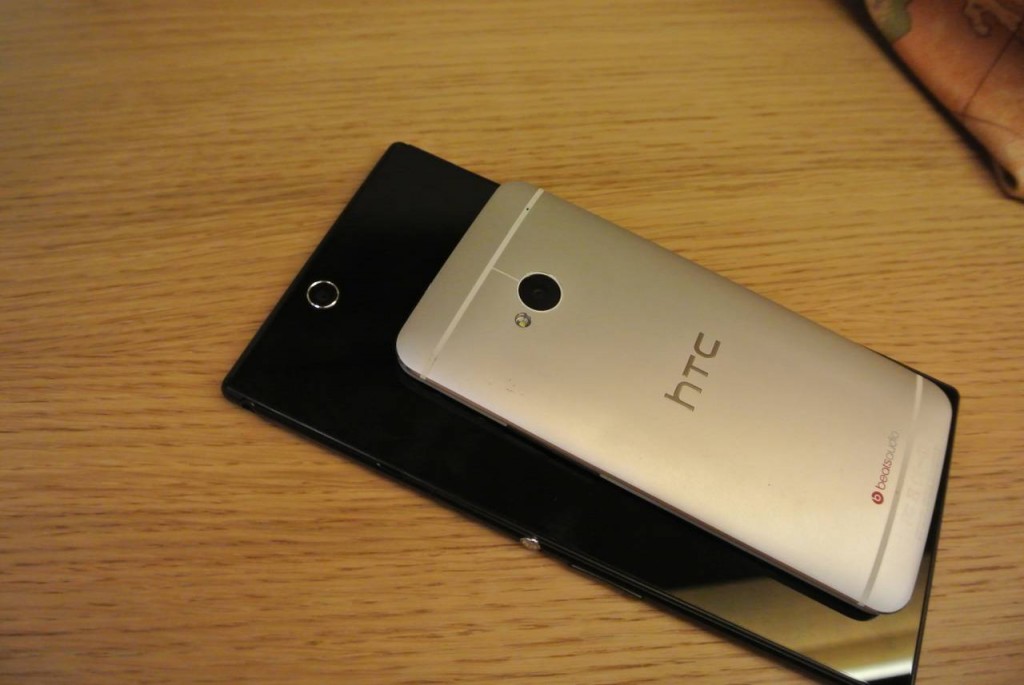 Sony Xperia Z Ultra vs. HTC One (Bild: HDBlog)