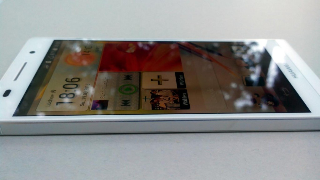 Huawei Ascend P6 - Display im Freien (Bild: N-Droid.de)