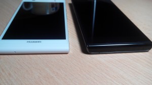 Ascend P6 und P2 Unterkante (Bild: N-Droid.de)