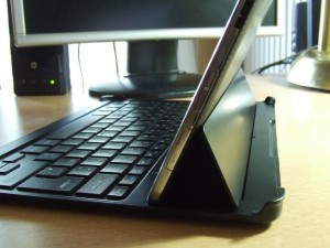 Samsung Galaxy Note PRO 12.2 LTE mit Tastatur (Bild: N-Droid.de)