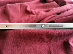 Huawei Ascend P7 Sim- und MicroSD-Slot geschlossen (Bild: N-Droid.de)