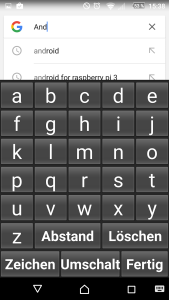 3.) SMS Simple Senioren Tastatur ordnet die Buchstaben alphabetisch an. Während Umlaute fehlen...
