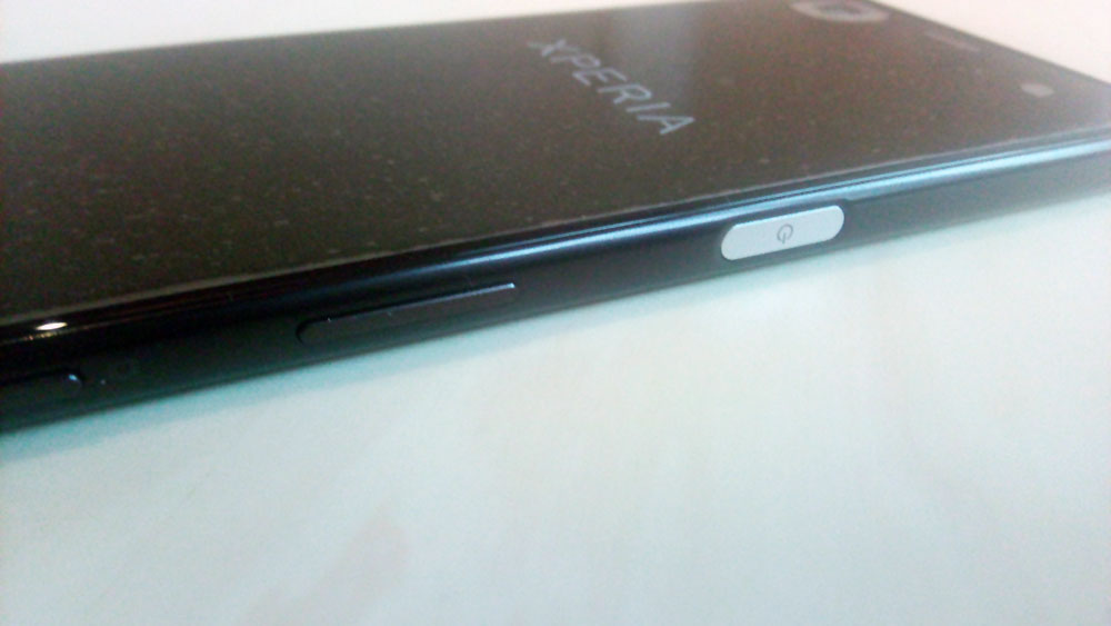Der On/Off-Button ist gleichzeitig Fingerprintsensor. (Foto: N-Droid.de)
